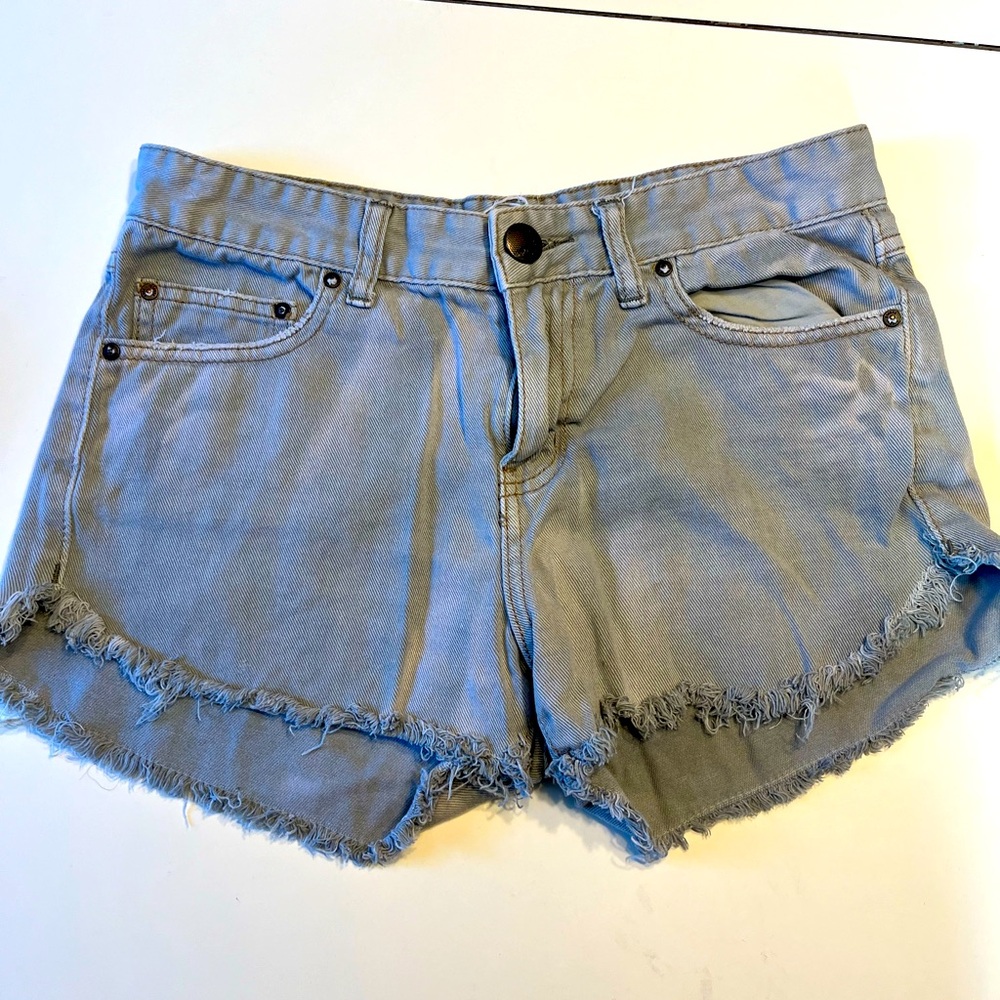 Free People size 26 short jean light gray/blue shorts